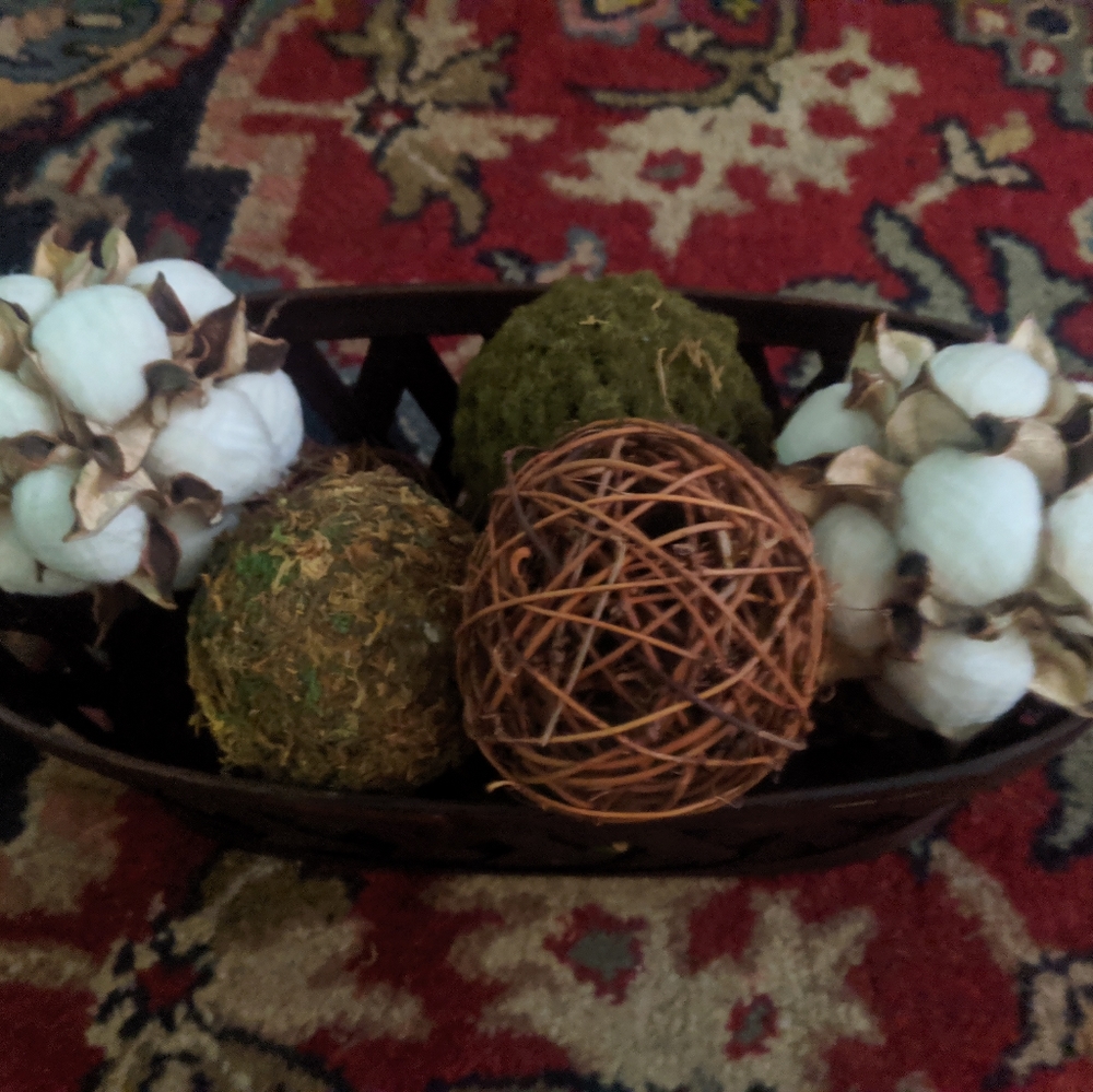 Decor - Picture 2 of 2